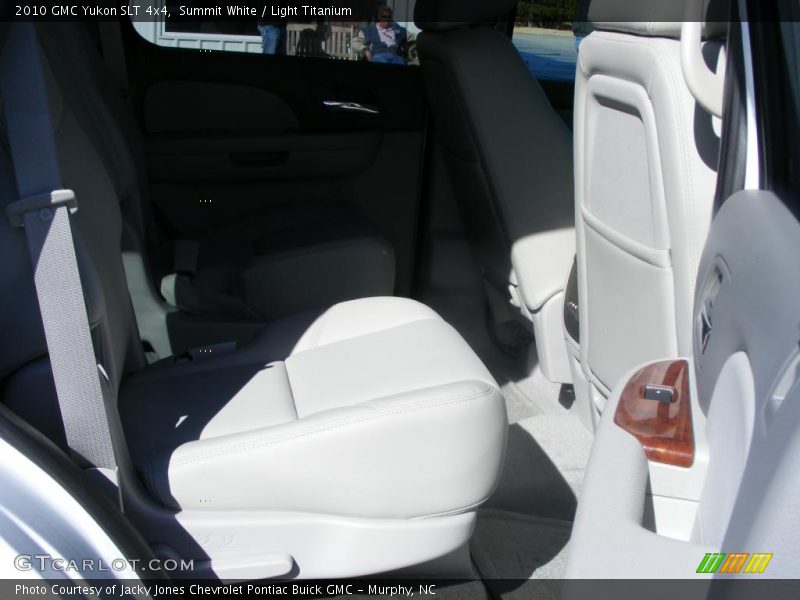 Summit White / Light Titanium 2010 GMC Yukon SLT 4x4