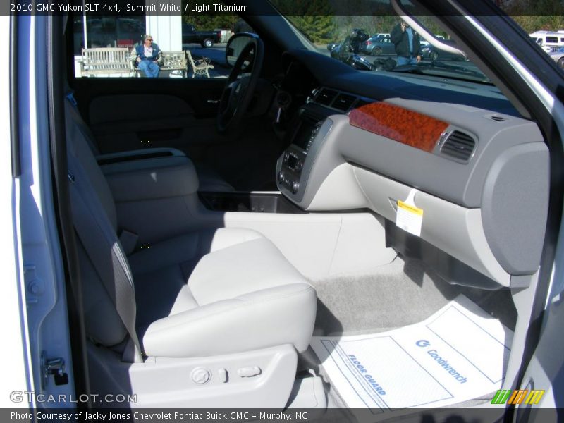 Summit White / Light Titanium 2010 GMC Yukon SLT 4x4