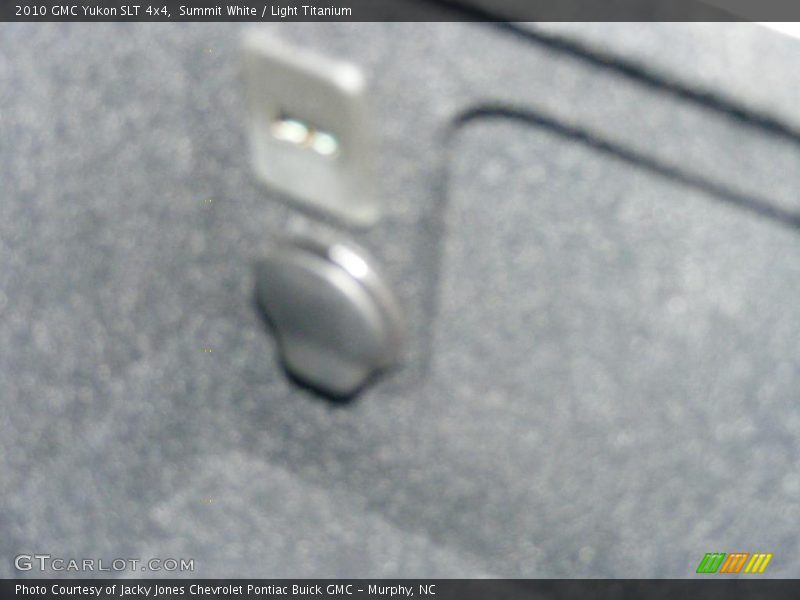 Summit White / Light Titanium 2010 GMC Yukon SLT 4x4