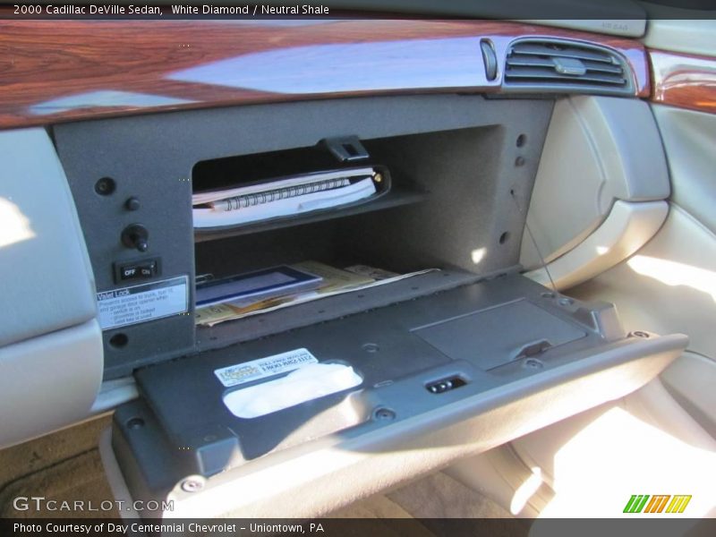 White Diamond / Neutral Shale 2000 Cadillac DeVille Sedan