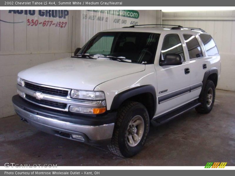Summit White / Medium Gray/Neutral 2002 Chevrolet Tahoe LS 4x4
