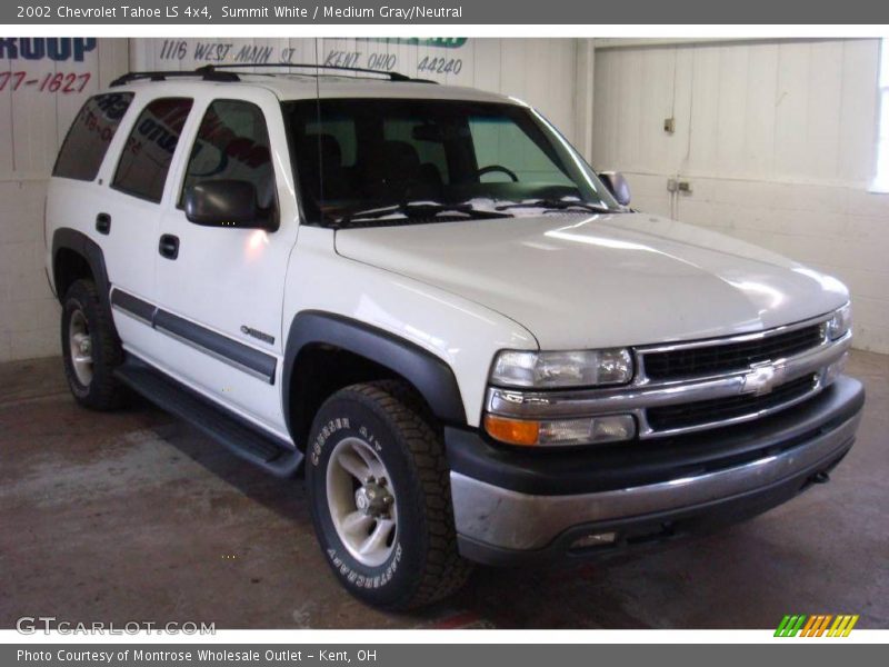 Summit White / Medium Gray/Neutral 2002 Chevrolet Tahoe LS 4x4