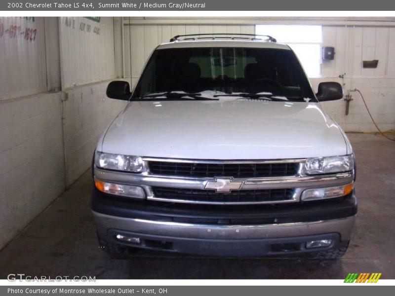 Summit White / Medium Gray/Neutral 2002 Chevrolet Tahoe LS 4x4