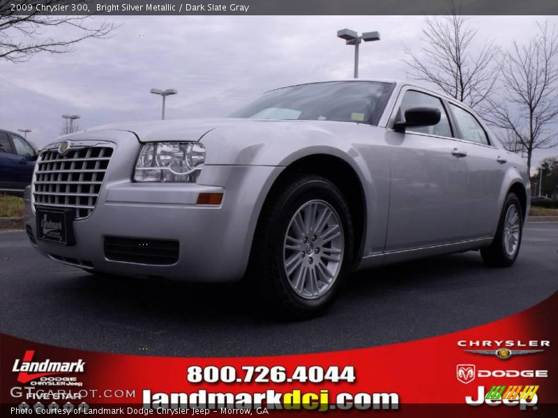 Bright Silver Metallic / Dark Slate Gray 2009 Chrysler 300