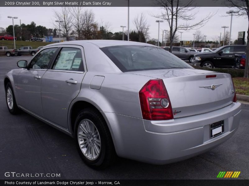 Bright Silver Metallic / Dark Slate Gray 2009 Chrysler 300