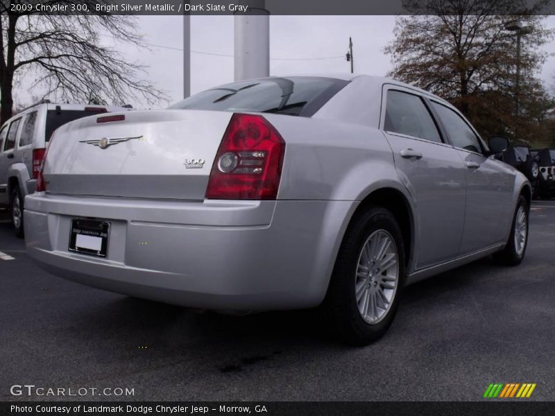 Bright Silver Metallic / Dark Slate Gray 2009 Chrysler 300