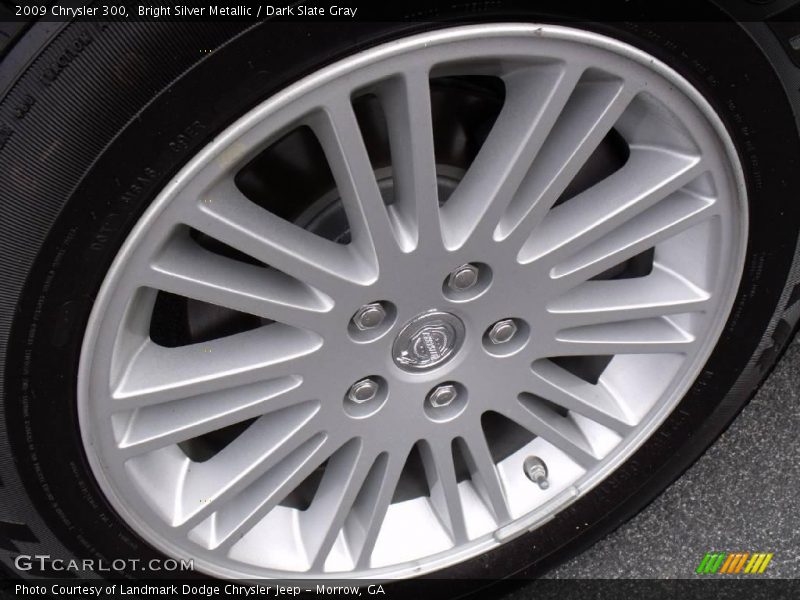 Bright Silver Metallic / Dark Slate Gray 2009 Chrysler 300