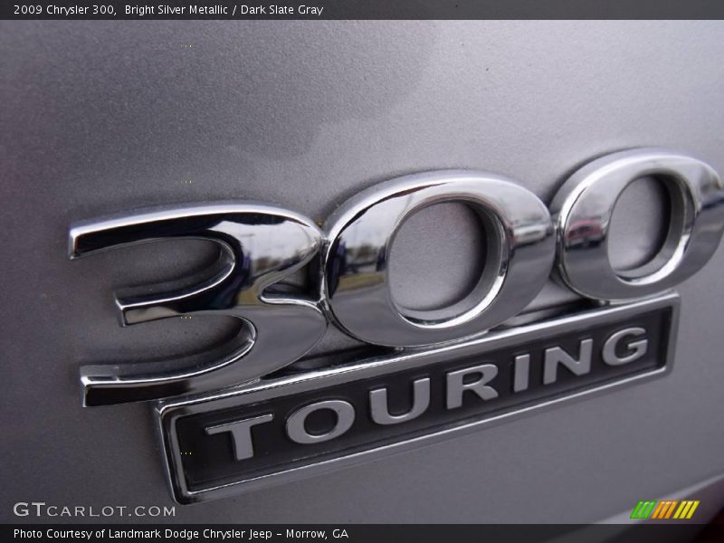 Bright Silver Metallic / Dark Slate Gray 2009 Chrysler 300