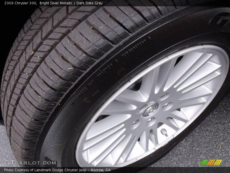Bright Silver Metallic / Dark Slate Gray 2009 Chrysler 300