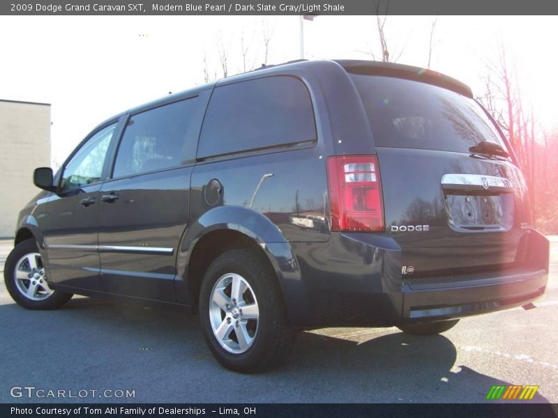 Modern Blue Pearl / Dark Slate Gray/Light Shale 2009 Dodge Grand Caravan SXT