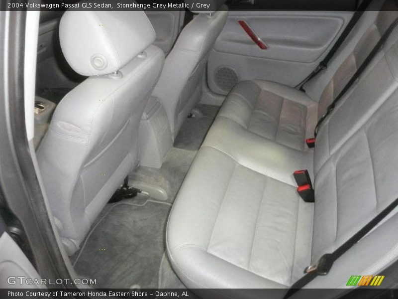 Stonehenge Grey Metallic / Grey 2004 Volkswagen Passat GLS Sedan