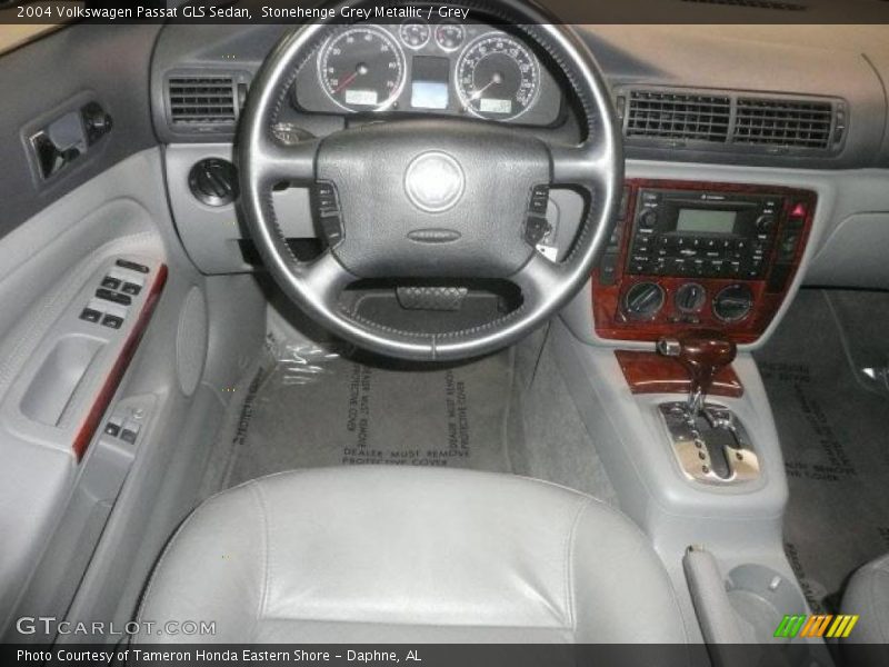Stonehenge Grey Metallic / Grey 2004 Volkswagen Passat GLS Sedan