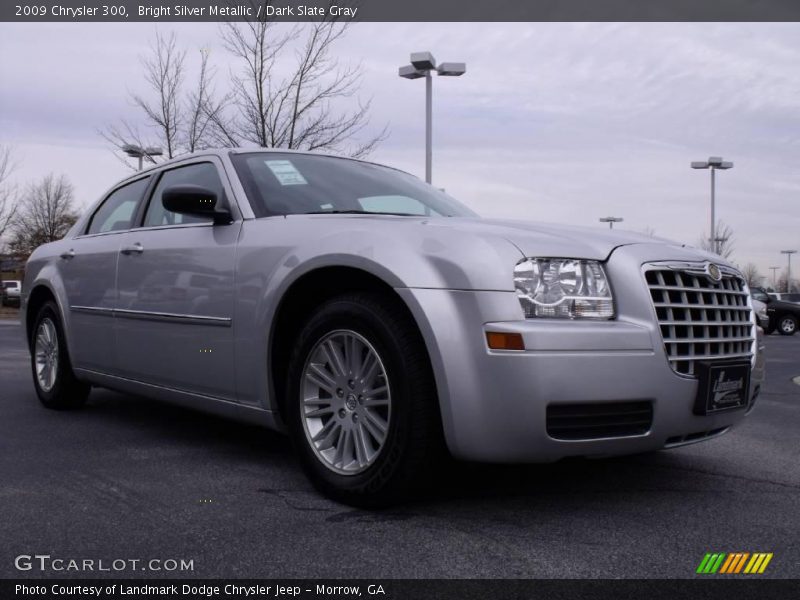 Bright Silver Metallic / Dark Slate Gray 2009 Chrysler 300