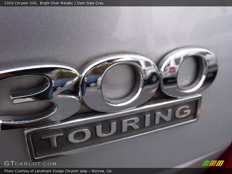 Bright Silver Metallic / Dark Slate Gray 2009 Chrysler 300