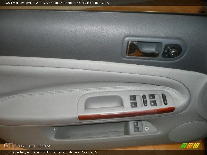 Stonehenge Grey Metallic / Grey 2004 Volkswagen Passat GLS Sedan