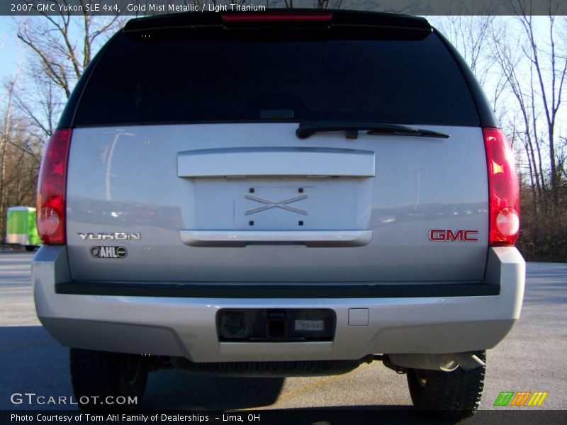 Gold Mist Metallic / Light Titanium 2007 GMC Yukon SLE 4x4