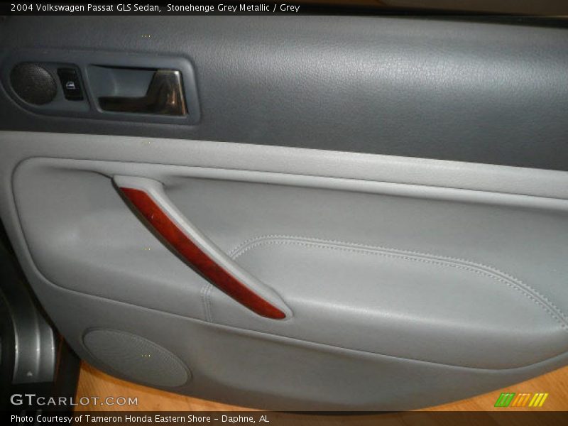 Stonehenge Grey Metallic / Grey 2004 Volkswagen Passat GLS Sedan