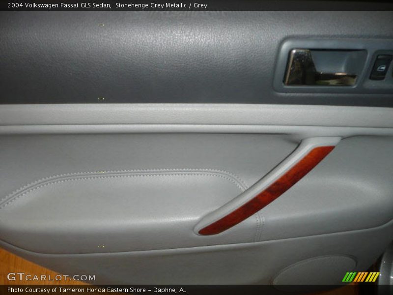 Stonehenge Grey Metallic / Grey 2004 Volkswagen Passat GLS Sedan