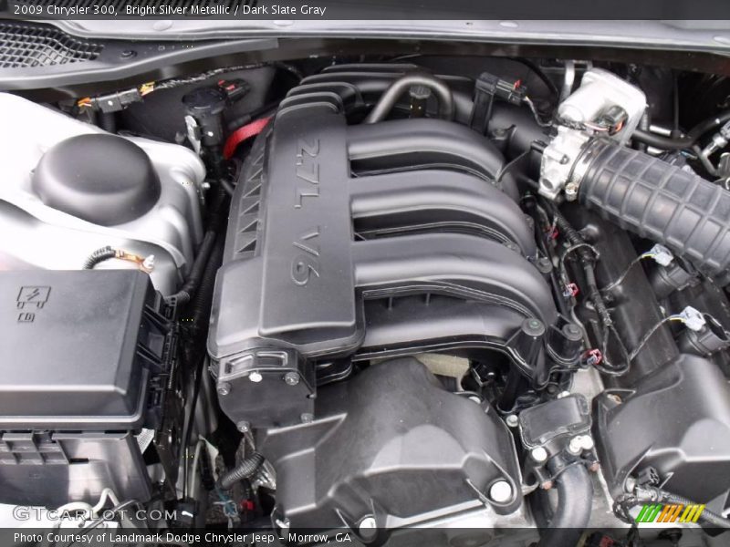 Bright Silver Metallic / Dark Slate Gray 2009 Chrysler 300