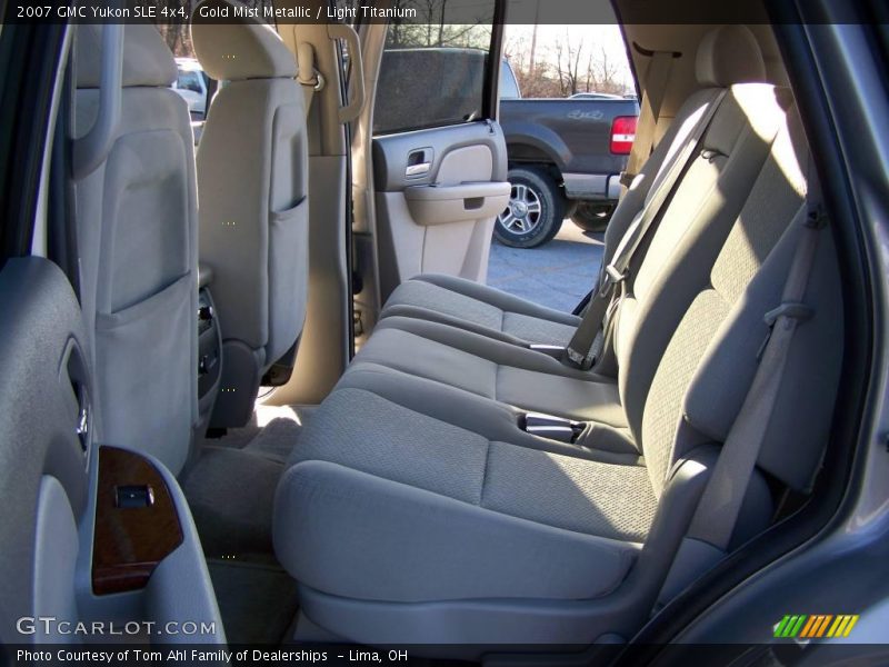 Gold Mist Metallic / Light Titanium 2007 GMC Yukon SLE 4x4