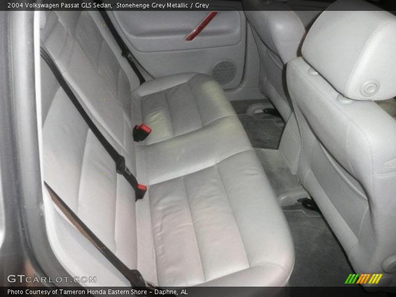 Stonehenge Grey Metallic / Grey 2004 Volkswagen Passat GLS Sedan
