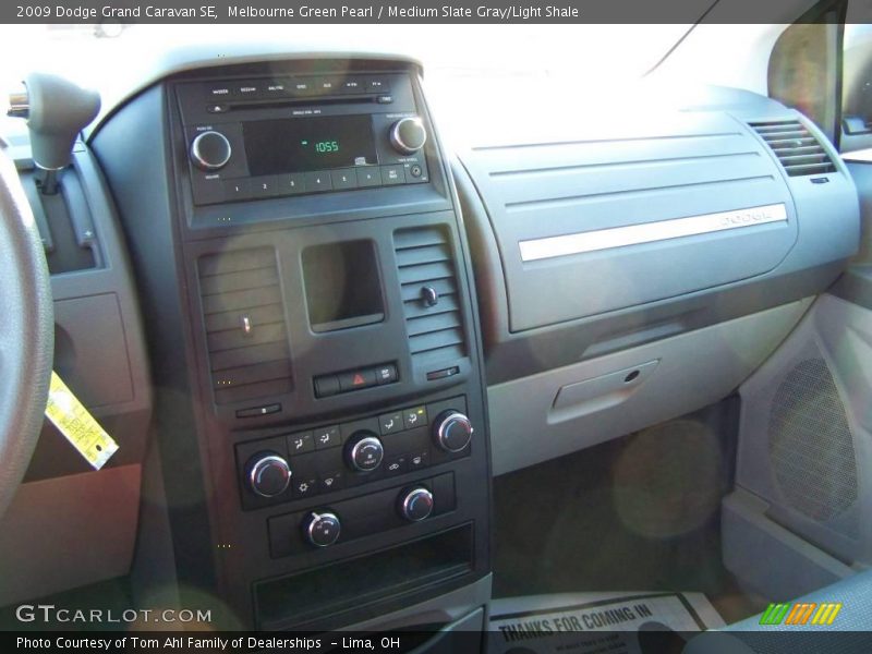 Melbourne Green Pearl / Medium Slate Gray/Light Shale 2009 Dodge Grand Caravan SE
