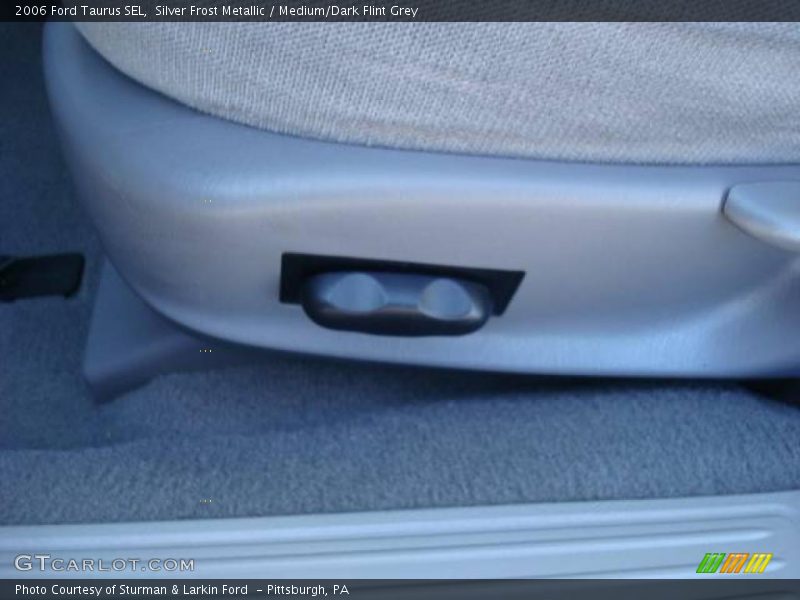 Silver Frost Metallic / Medium/Dark Flint Grey 2006 Ford Taurus SEL