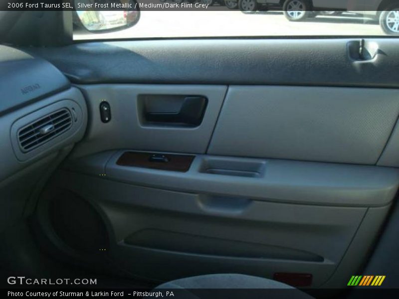 Silver Frost Metallic / Medium/Dark Flint Grey 2006 Ford Taurus SEL