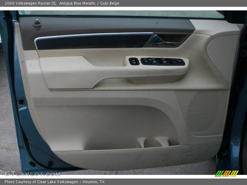 Antigua Blue Metallic / Gobi Beige 2009 Volkswagen Routan SE