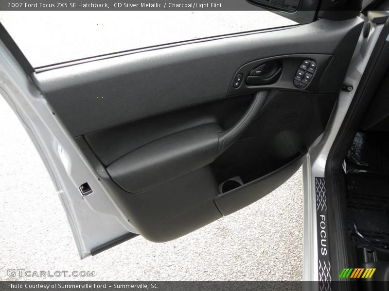 CD Silver Metallic / Charcoal/Light Flint 2007 Ford Focus ZX5 SE Hatchback