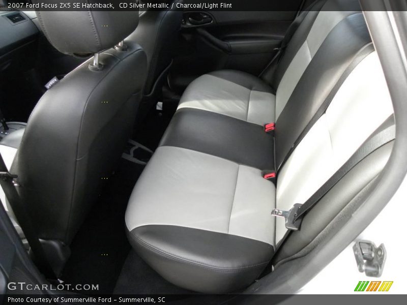 CD Silver Metallic / Charcoal/Light Flint 2007 Ford Focus ZX5 SE Hatchback