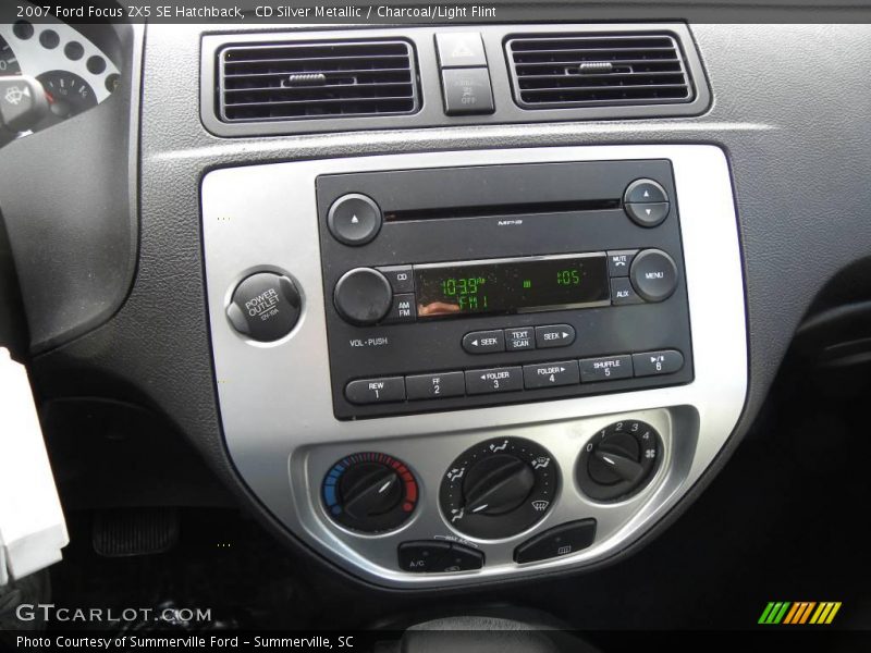 CD Silver Metallic / Charcoal/Light Flint 2007 Ford Focus ZX5 SE Hatchback