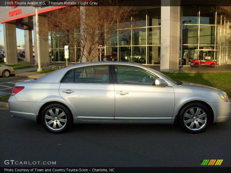 Titanium Metallic / Light Gray 2005 Toyota Avalon XLS