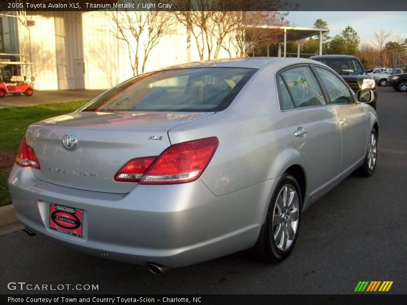 Titanium Metallic / Light Gray 2005 Toyota Avalon XLS