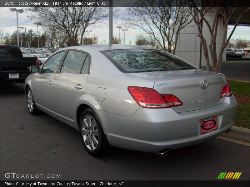 Titanium Metallic / Light Gray 2005 Toyota Avalon XLS