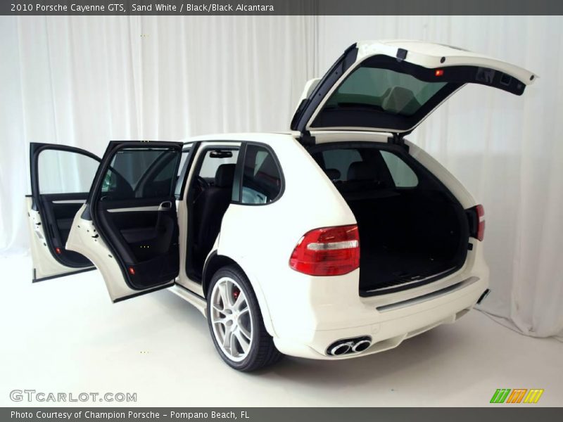 Sand White / Black/Black Alcantara 2010 Porsche Cayenne GTS