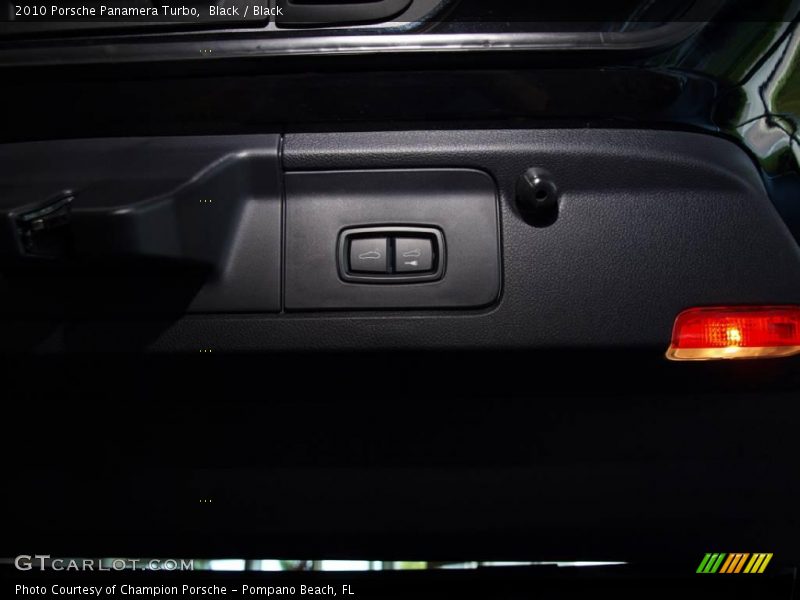 Black / Black 2010 Porsche Panamera Turbo