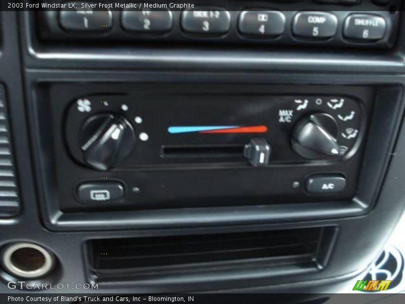 Silver Frost Metallic / Medium Graphite 2003 Ford Windstar LX