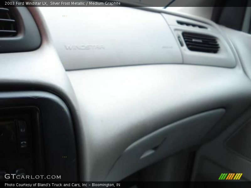 Silver Frost Metallic / Medium Graphite 2003 Ford Windstar LX