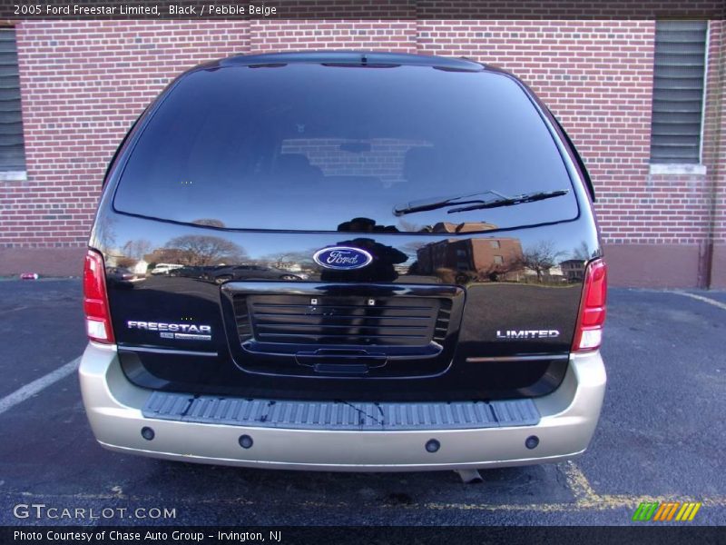 Black / Pebble Beige 2005 Ford Freestar Limited