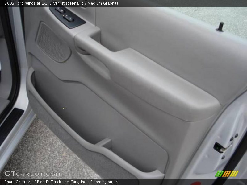 Silver Frost Metallic / Medium Graphite 2003 Ford Windstar LX