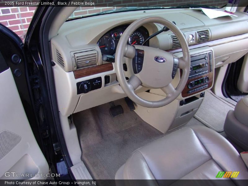 Black / Pebble Beige 2005 Ford Freestar Limited
