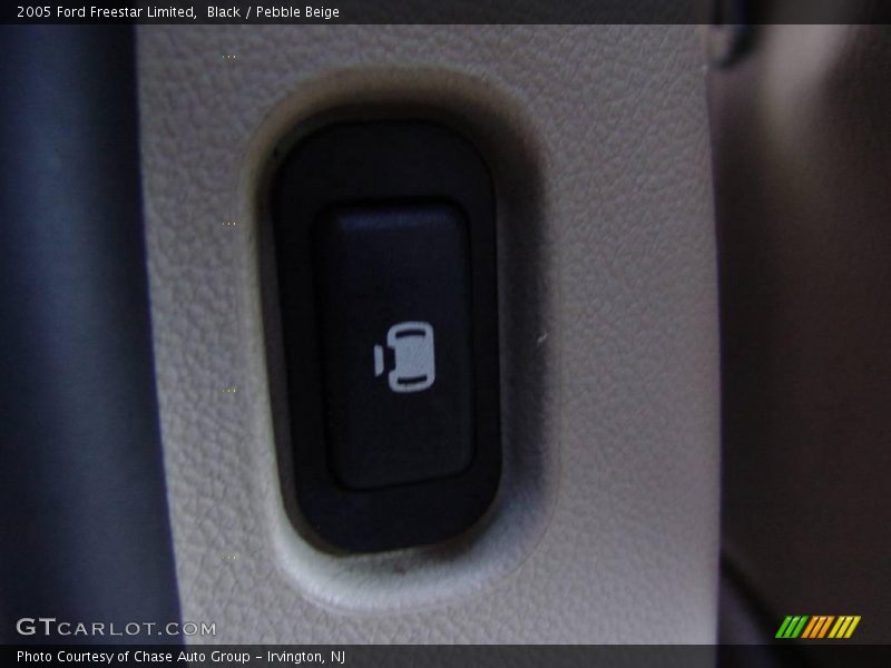 Black / Pebble Beige 2005 Ford Freestar Limited