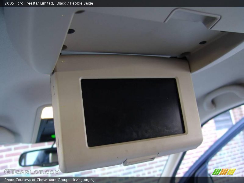 Black / Pebble Beige 2005 Ford Freestar Limited