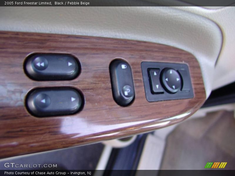 Black / Pebble Beige 2005 Ford Freestar Limited