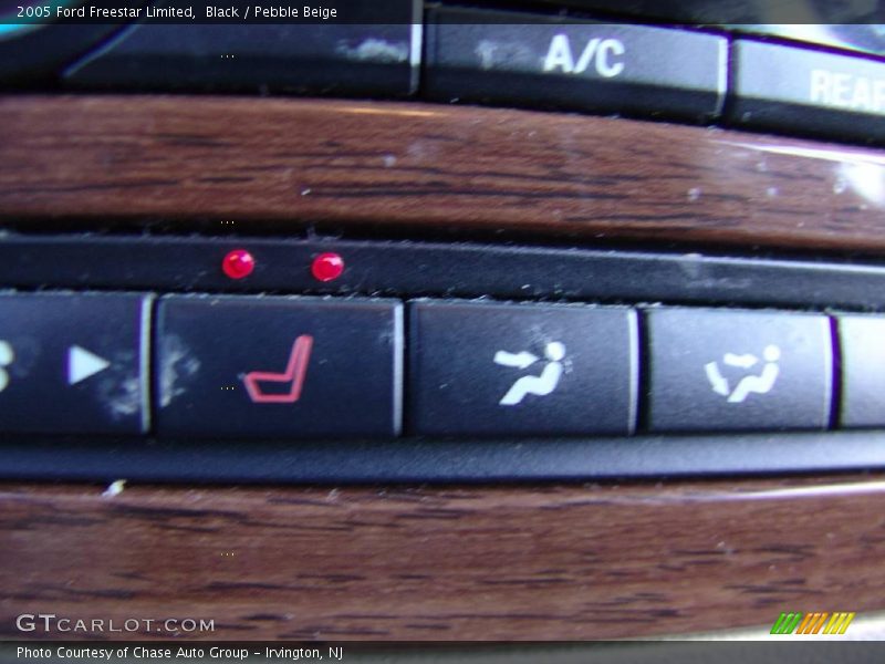 Black / Pebble Beige 2005 Ford Freestar Limited