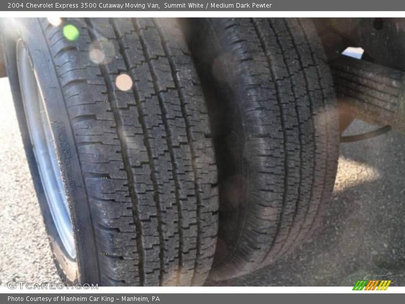Summit White / Medium Dark Pewter 2004 Chevrolet Express 3500 Cutaway Moving Van