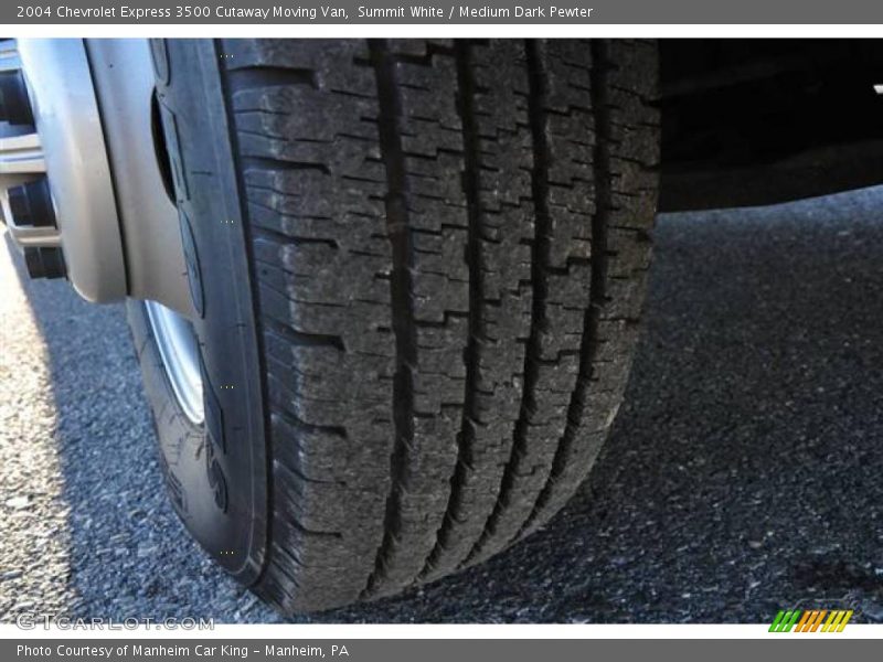 Summit White / Medium Dark Pewter 2004 Chevrolet Express 3500 Cutaway Moving Van