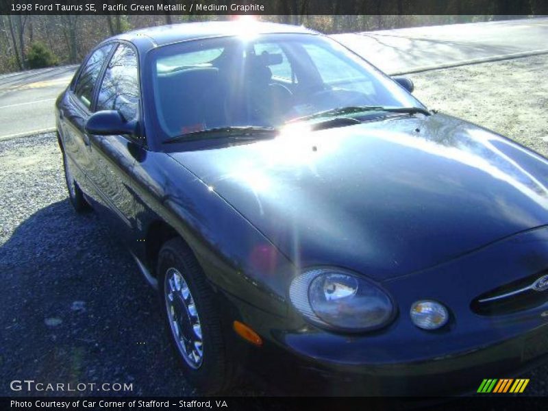 Pacific Green Metallic / Medium Graphite 1998 Ford Taurus SE