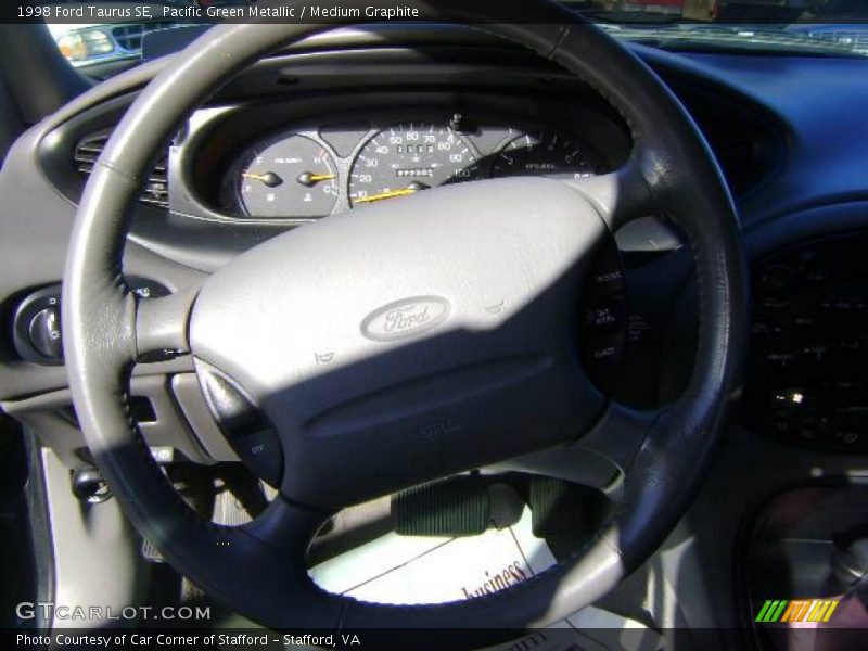 Pacific Green Metallic / Medium Graphite 1998 Ford Taurus SE